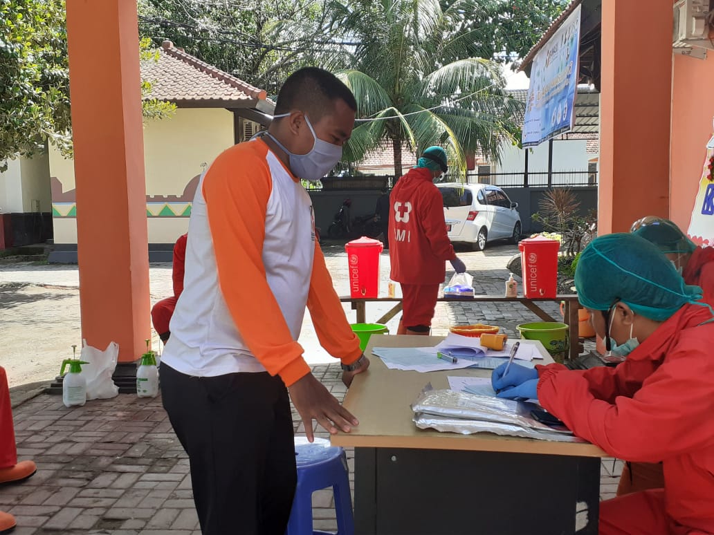 Semarak HUT Bawaslu Ke-12 : PMI Kekurangan Stok Darah, Bawaslu Kota Mataram, Laksanakan Aksi Donor Darah.