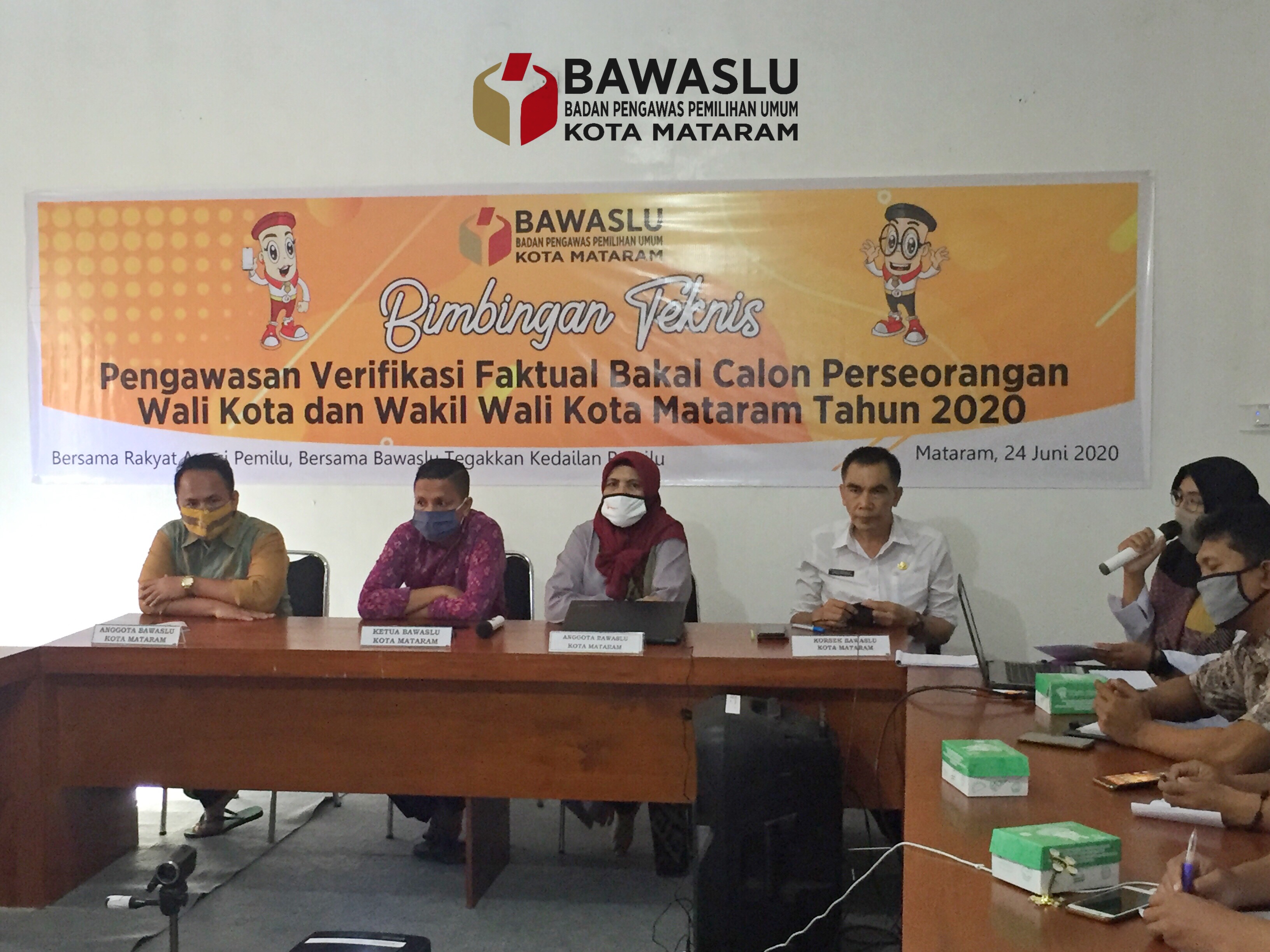Hadapi Verfak Bapaslon Perseorangan, Bawaslu Kota Mataram Bimtek Panwaslu Kecamatan