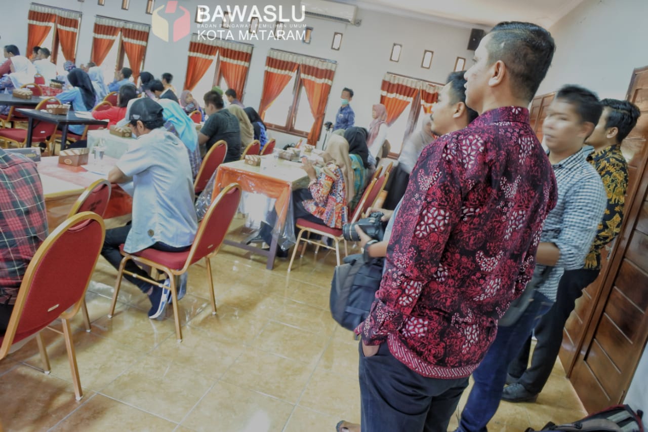 Bawaslu Kota Mataram Awasi Tes Tulis Calon PPK