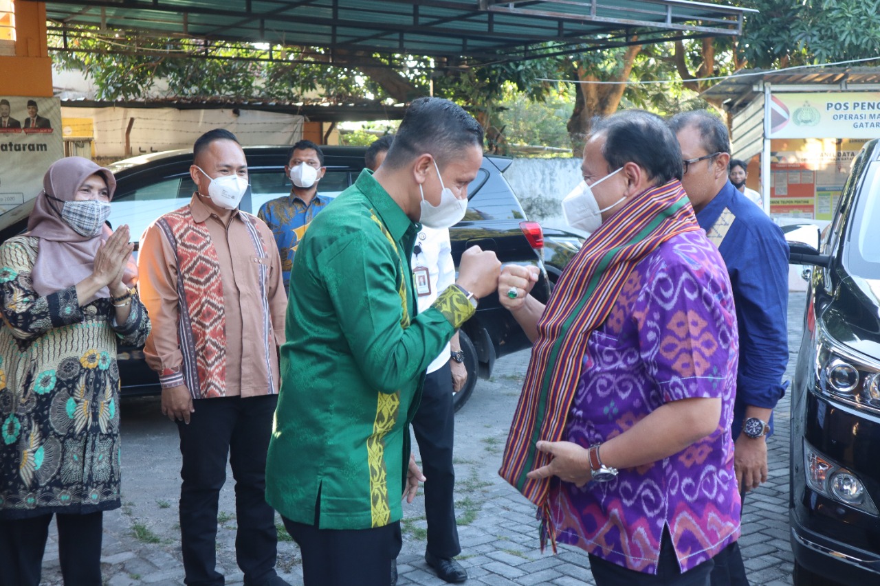 Berkunjung Ke Bawaslu Kota Mataram, Abhan Cek Kesiapan Pengawas.