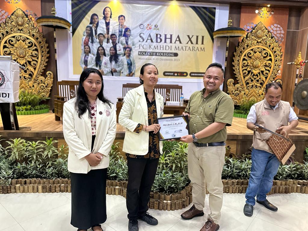 Isi Dialog Publik Kepemiluan, Ketua Bawaslu Kota Mataram Ajak KMHDI Awasi Kampanye Pemilu 2024.