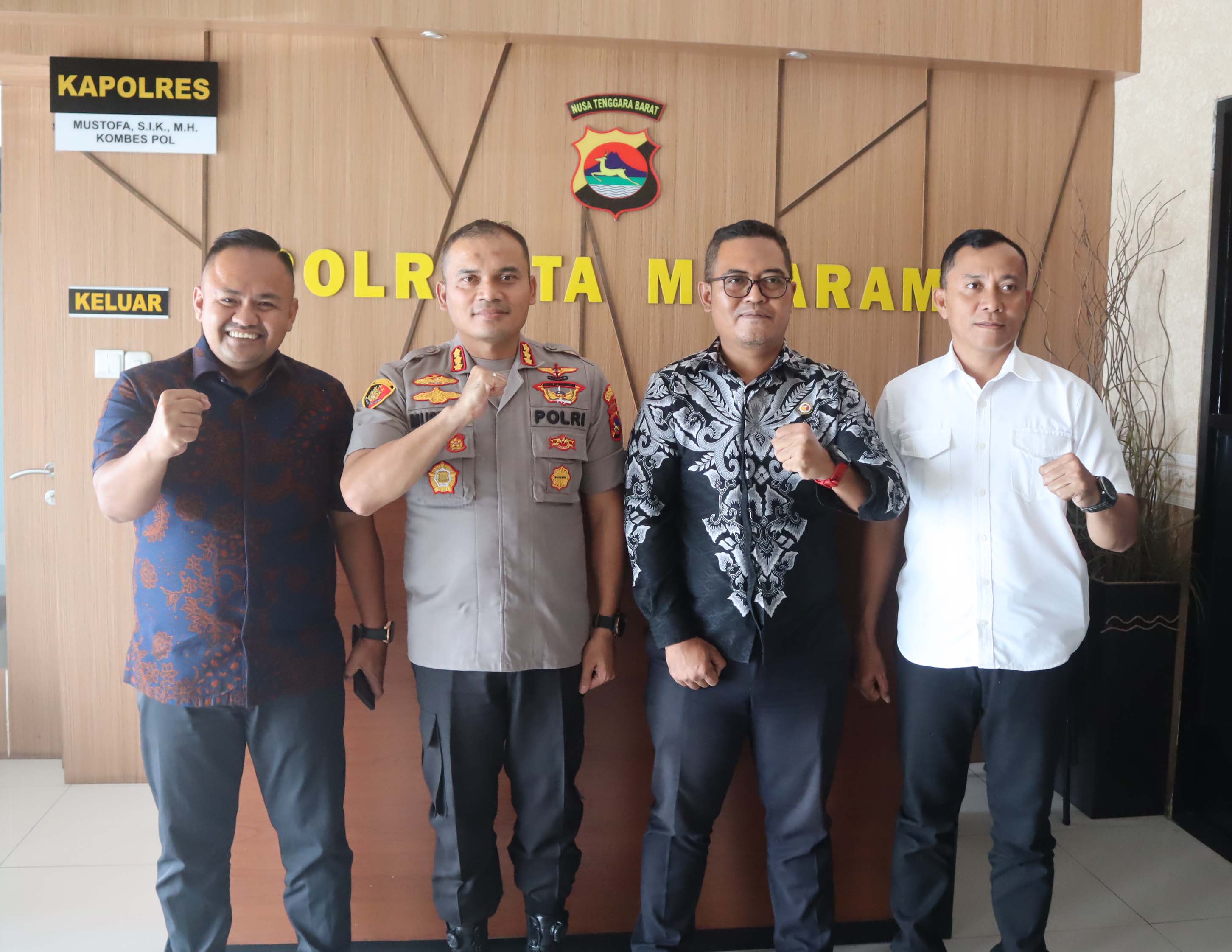 666 Polisi Lingkungan di Bentuk Kapolresta Mataram, Bawaslu Komat Optimis Pemilu 2024 Berjalan Aman.