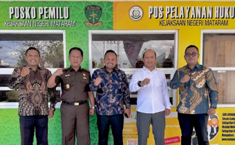 Ketua dan Anggota Bawaslu Kota Mataram Sambangi Kajari Mataram, Bahas Potensi Permasalah Tahapan Pemilu 2024.