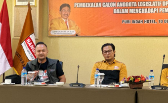 Beri Pembekalan Bagi Caleg Hanura, Bawaslu Kota Mataram Tegaskan Larangan Masa Kampanye.