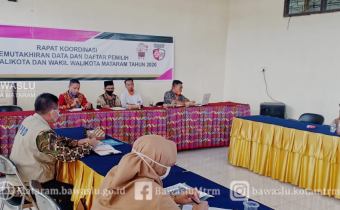 Persiapan Penyusunan Daftar Pemilih, Bawaslu Kota Mataram Hadiri Rakor KPU Kota Mataram.