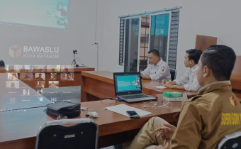 Bawaslu Kota Mataram Ikuti Meeting Online Bahas Riset Pilkada