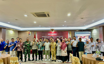 Foto bersama kegiatan Rapat Koordinasi Persiapan Debat Publik Calon Wali Kota dan Wakil Wali Kota Mataram untuk Pilkada Serentak 2024